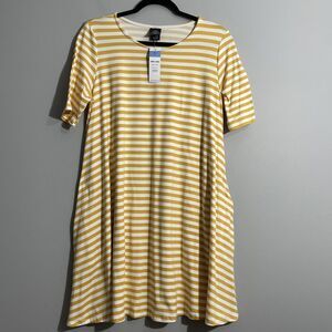 Agnes & Dora Women’s Soft Feminine Yellow Striped Swing Dress with Pockets NWT L